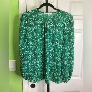 SALE - Violet & Claire Green Floral Blouse, size Medium